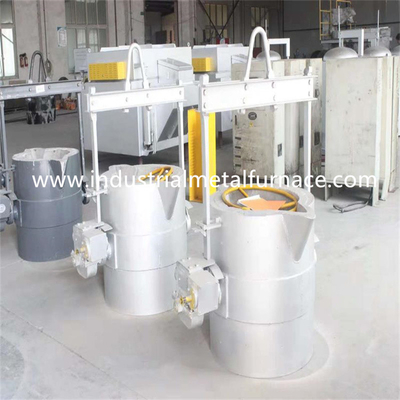 Menuangkan 540mm Aluminium Melting Foundry Molten Aluminium Transfer Ladles